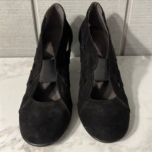 Aerosols Black Suede Mary Jane Pumps Like New
